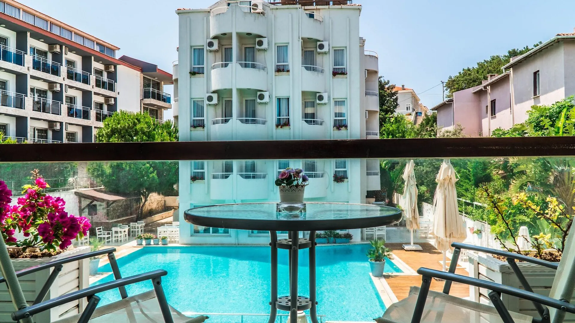 Otel Yeni Çeşme 3*,