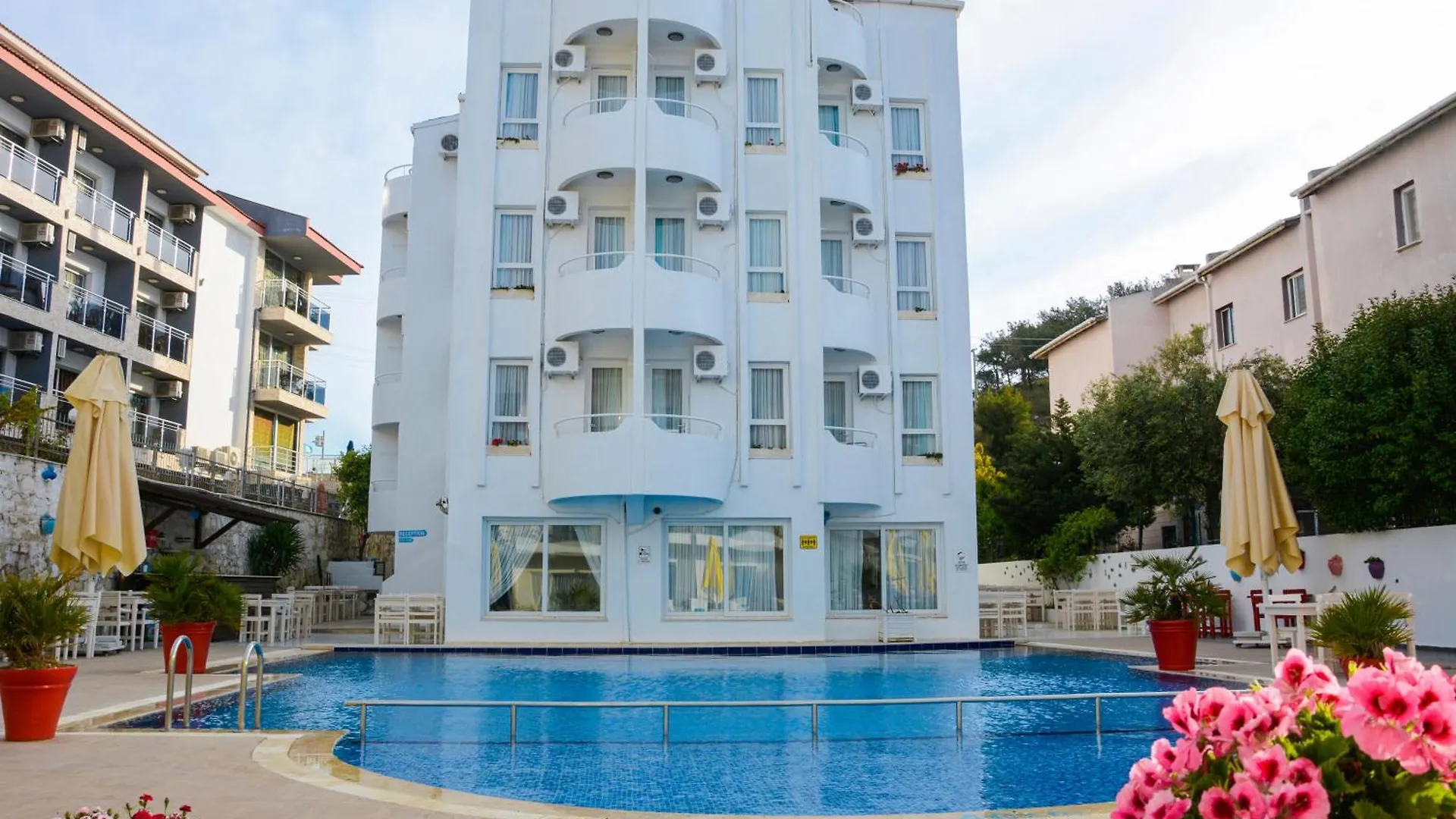 Otel Yeni Çeşme Turcia